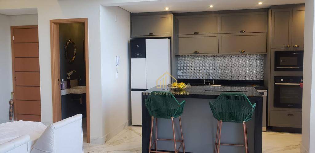 Apartamento à venda com 3 quartos, 196m² - Foto 3