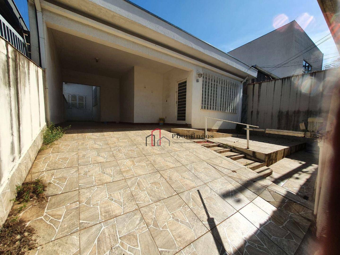 Casa à venda com 3 quartos, 157m² - Foto 1