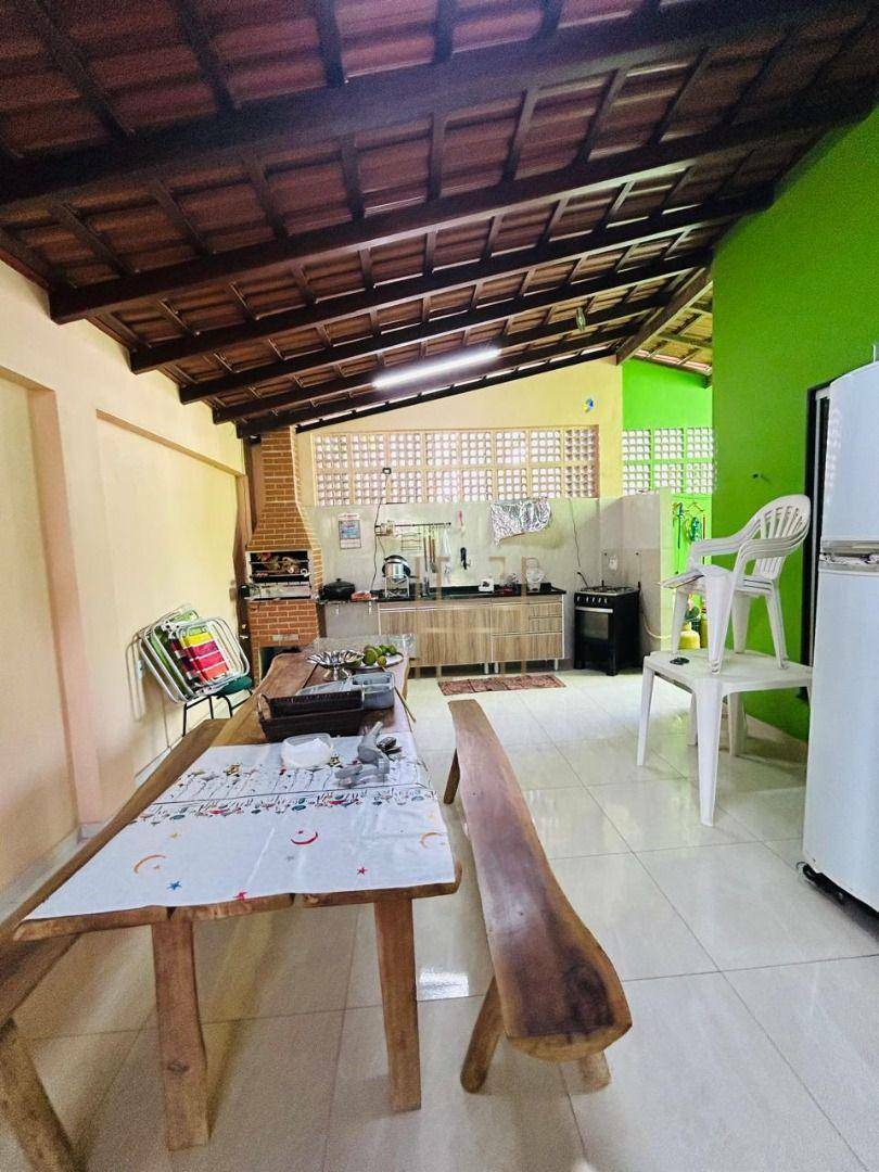 Casa à venda com 4 quartos, 300m² - Foto 26