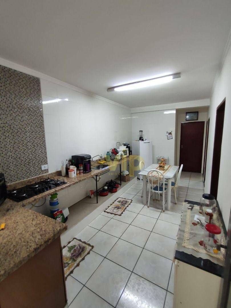 Casa à venda com 2 quartos, 174m² - Foto 3