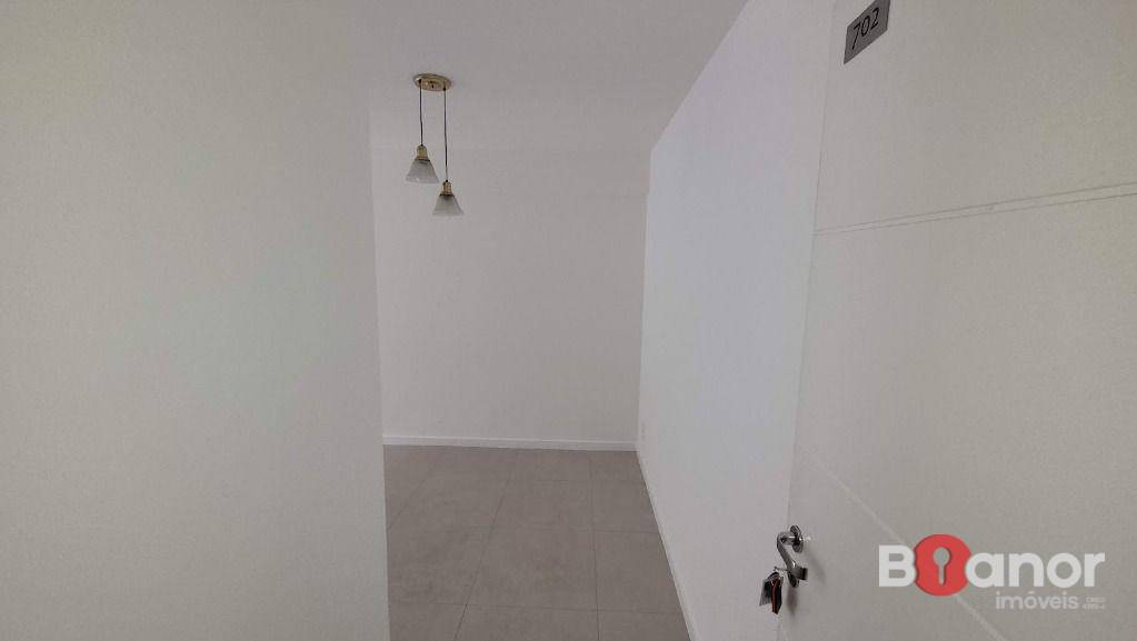 Apartamento para alugar com 3 quartos, 75m² - Foto 2