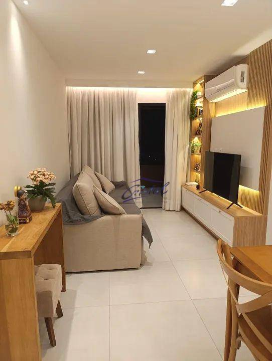 Apartamento à venda com 2 quartos, 74m² - Foto 2