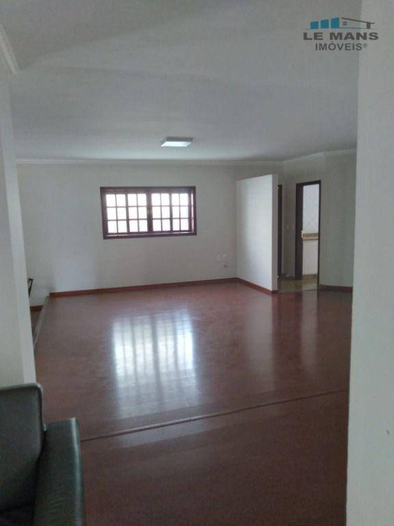 Casa de Condomínio à venda com 3 quartos, 242m² - Foto 4