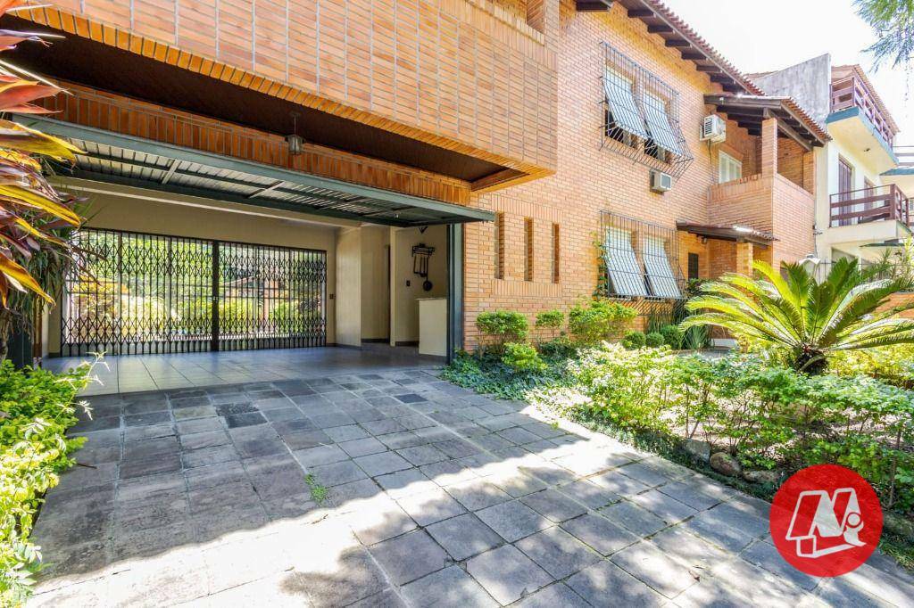 Casa à venda com 5 quartos, 337m² - Foto 4