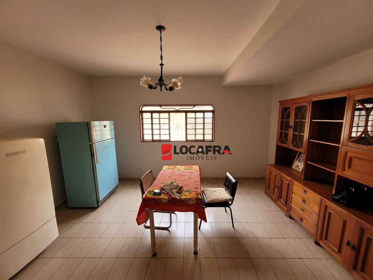 Sobrado à venda e aluguel com 4 quartos, 316m² - Foto 13