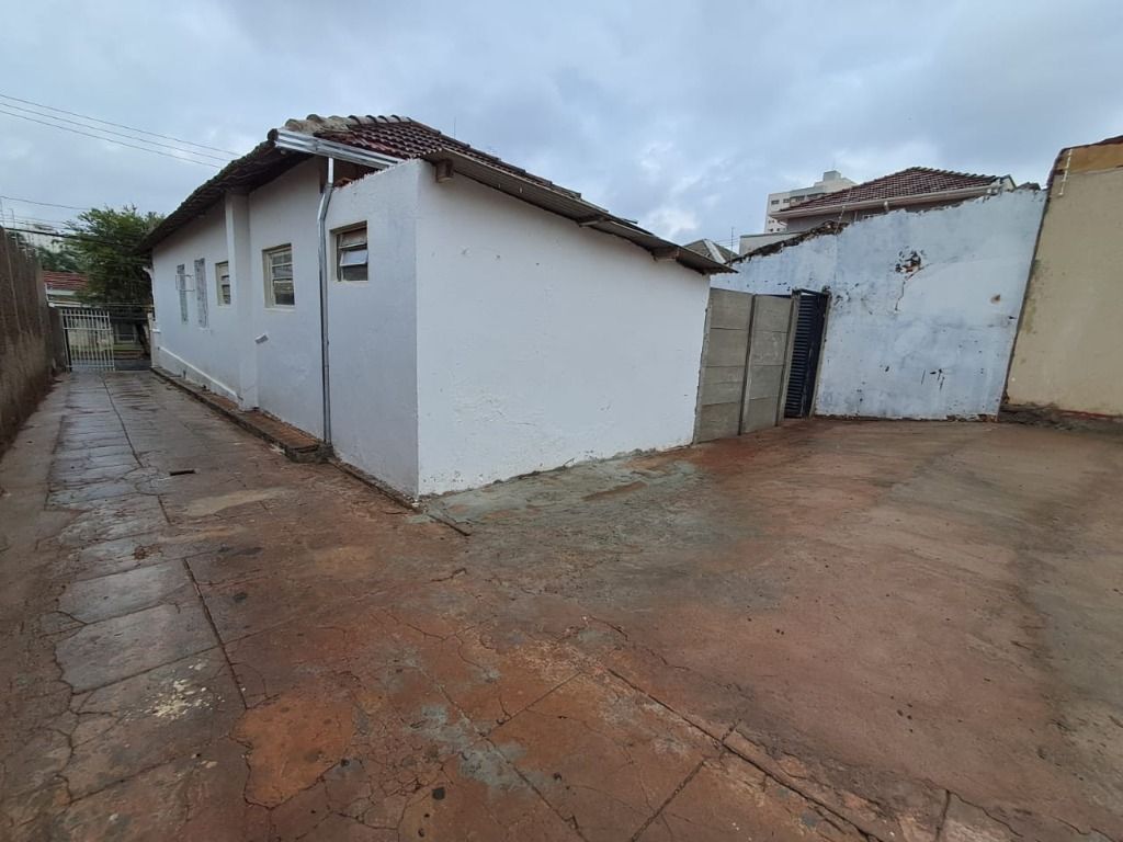 Casa para alugar com 2 quartos, 180m² - Foto 4