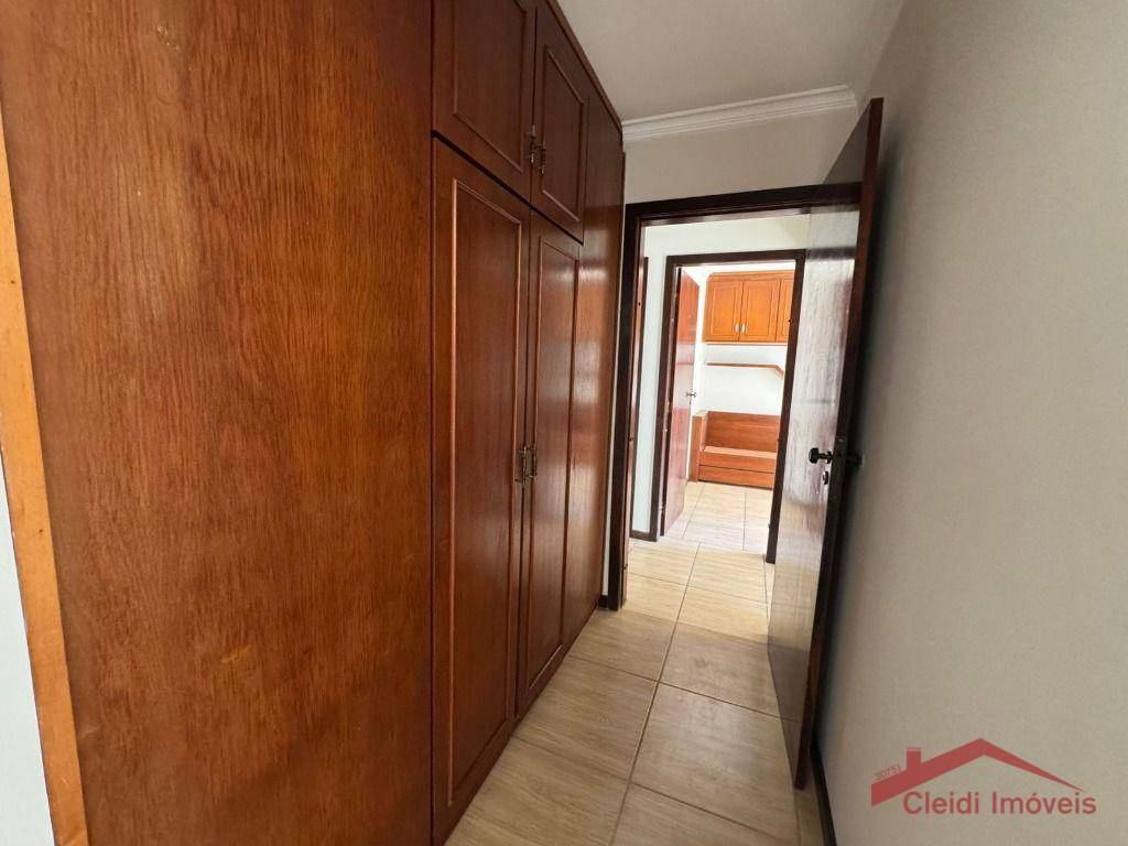 Apartamento para alugar com 3 quartos, 122m² - Foto 10