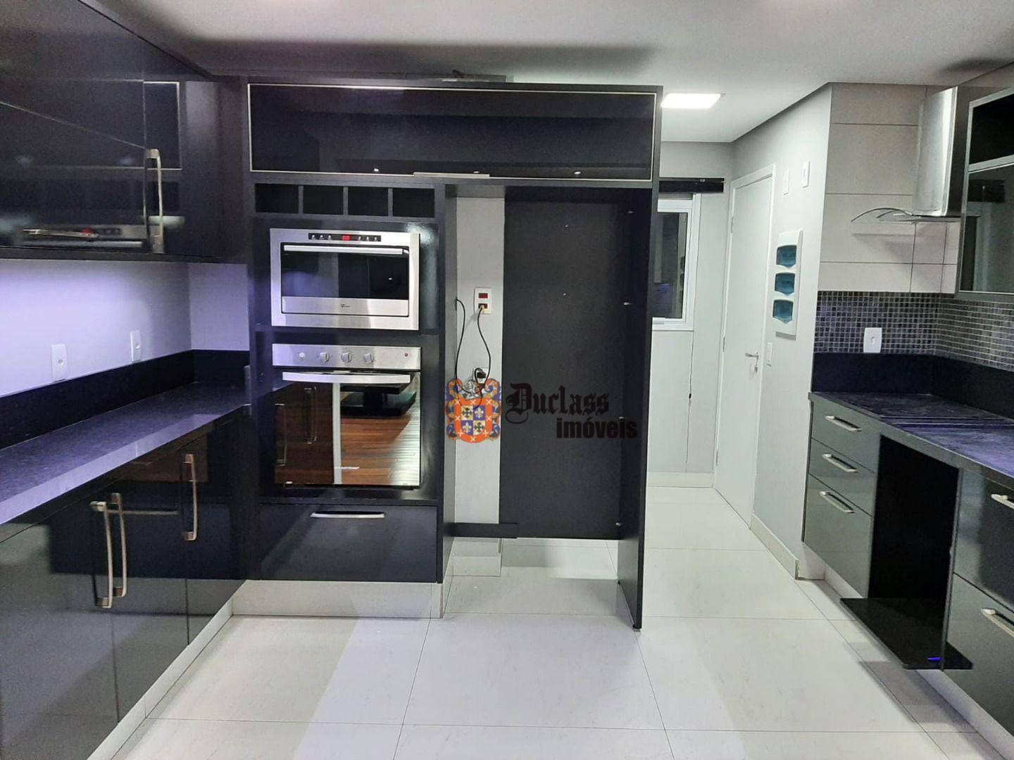 Apartamento à venda com 3 quartos, 190m² - Foto 10