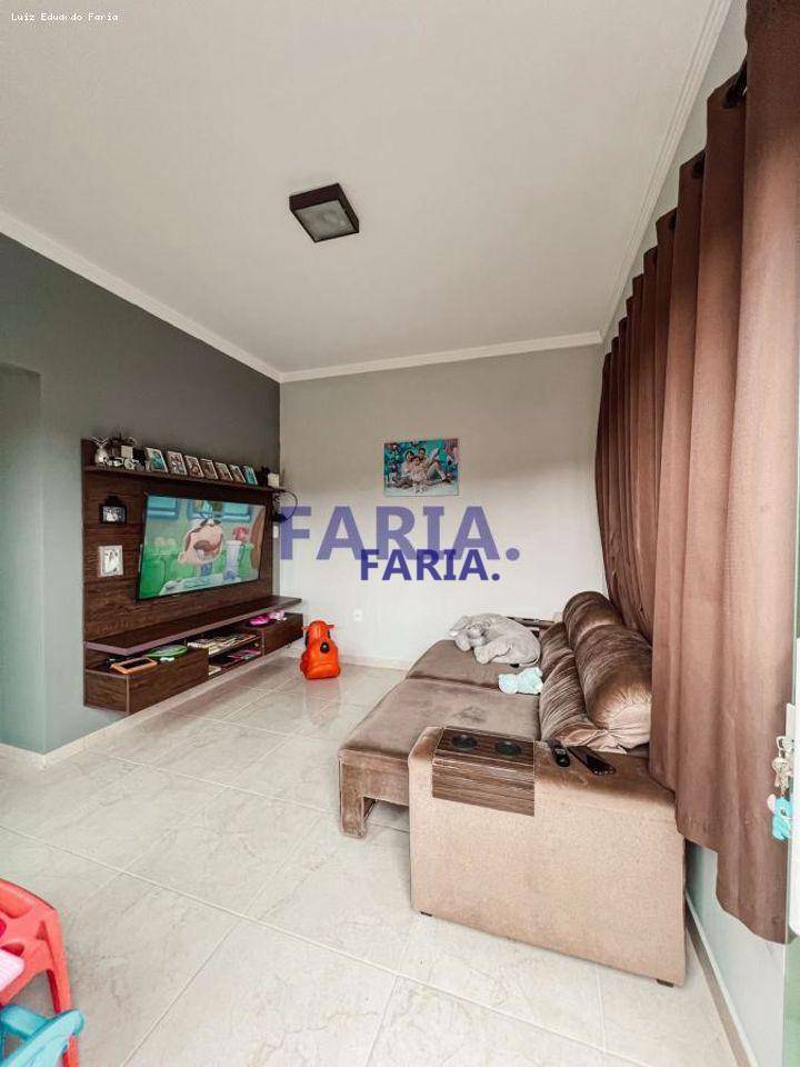 Casa à venda com 3 quartos, 150m² - Foto 3