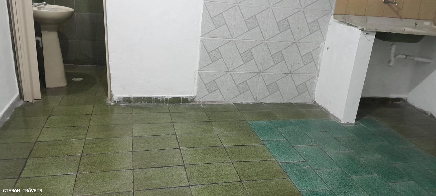 Casa para alugar com 1 quarto, 30m² - Foto 4