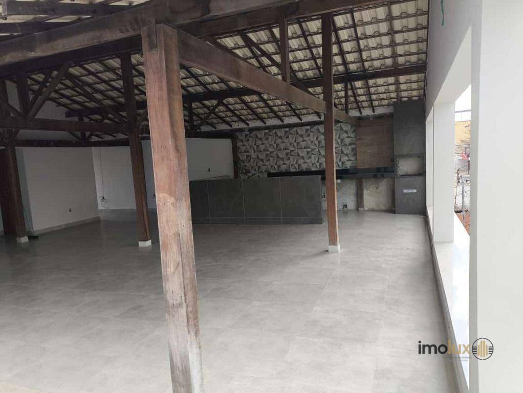 Casa à venda com 5 quartos, 250m² - Foto 2