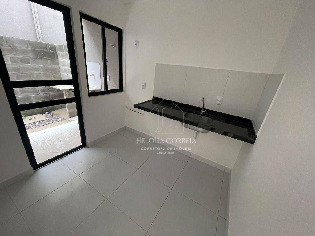 Casa à venda com 3 quartos, 72m² - Foto 5