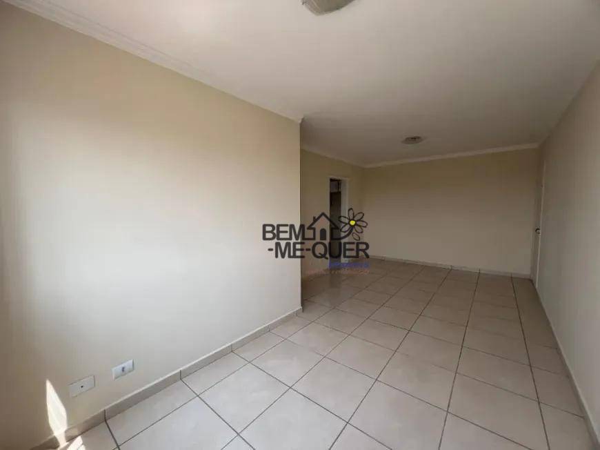 Apartamento à venda com 2 quartos, 65m² - Foto 3