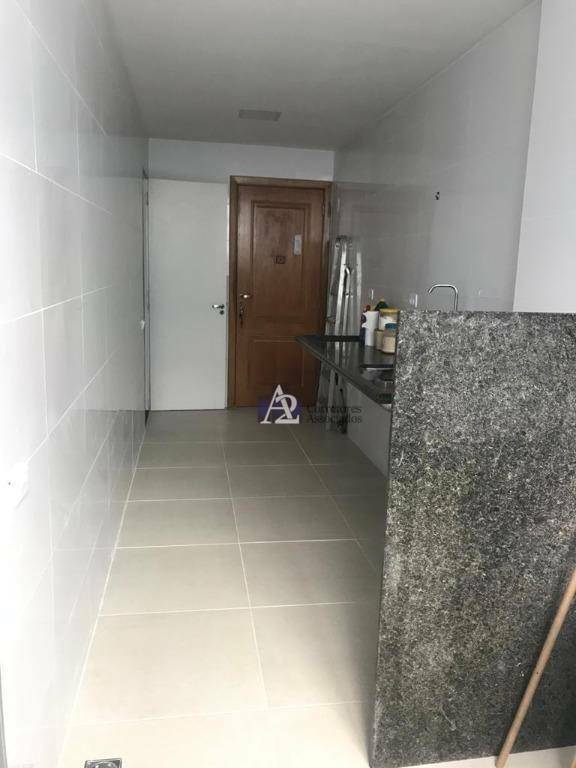 Apartamento à venda com 2 quartos, 66m² - Foto 8