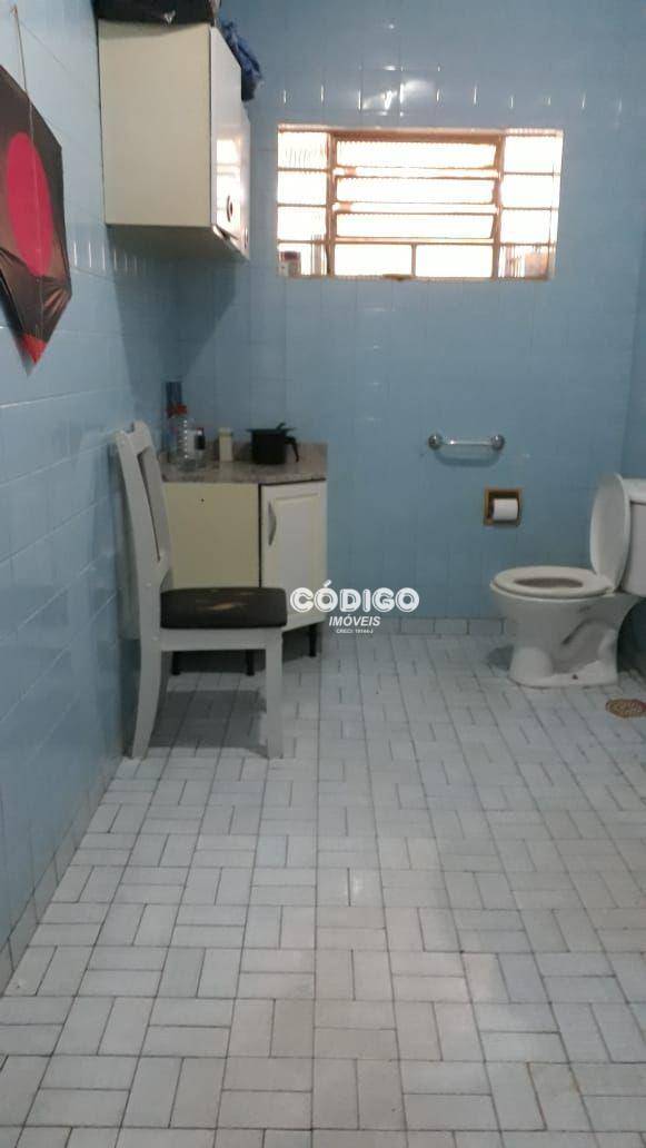 Sobrado à venda com 3 quartos, 200m² - Foto 17