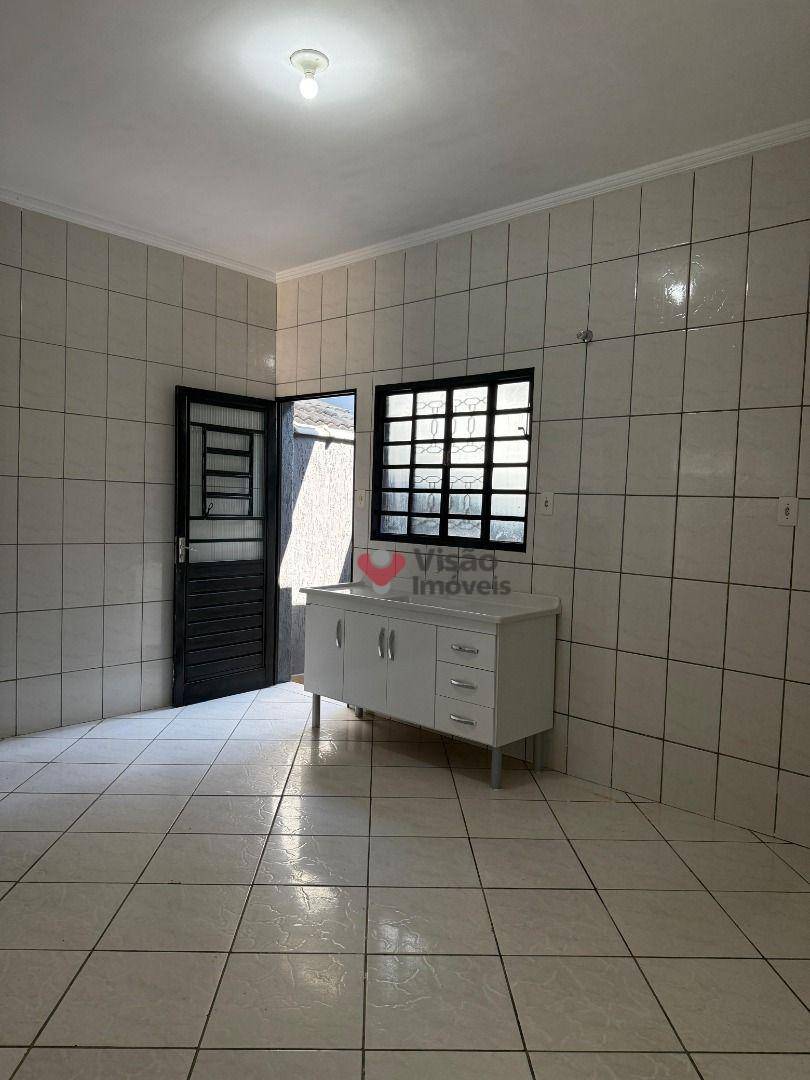 Casa à venda com 2 quartos, 70m² - Foto 8