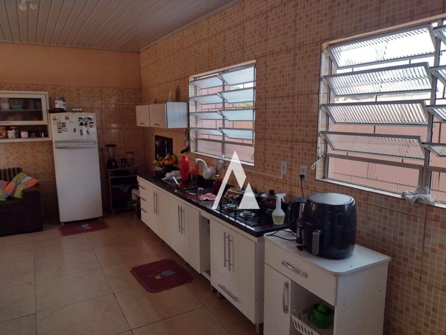 Casa à venda com 3 quartos, 184m² - Foto 8