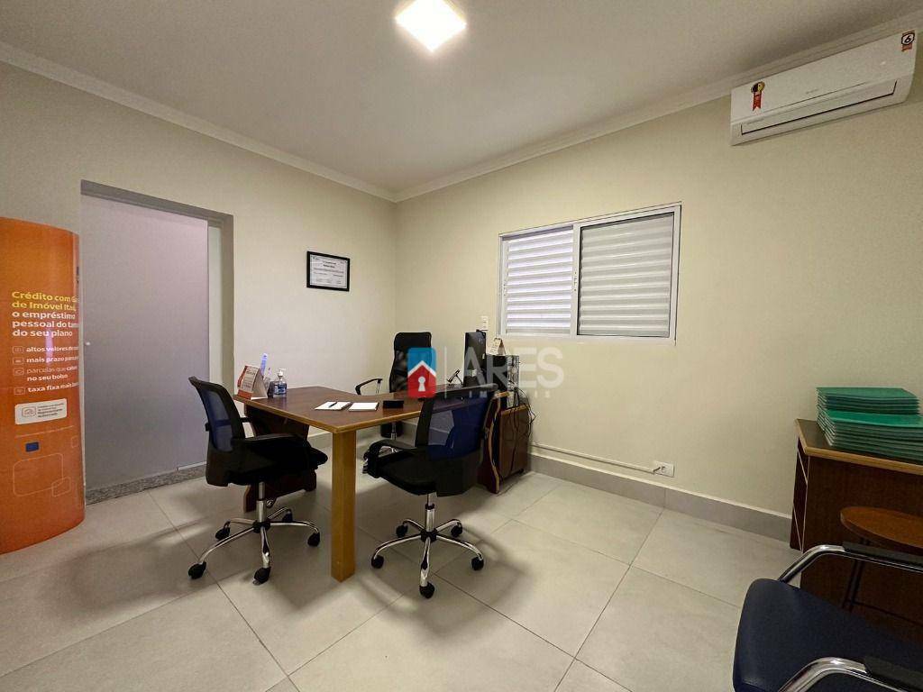 Casa para alugar com 5 quartos, 300m² - Foto 13