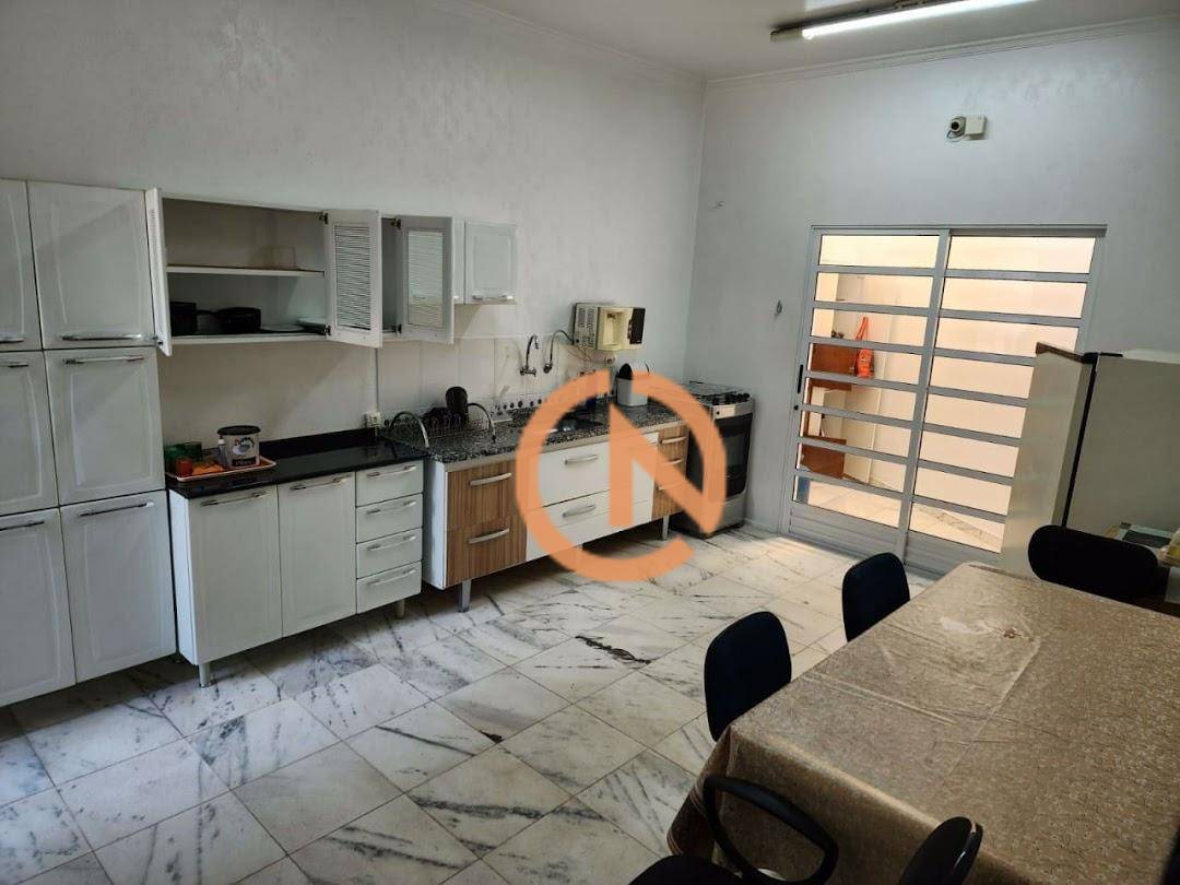 Sobrado para alugar com 13 quartos, 387m² - Foto 24