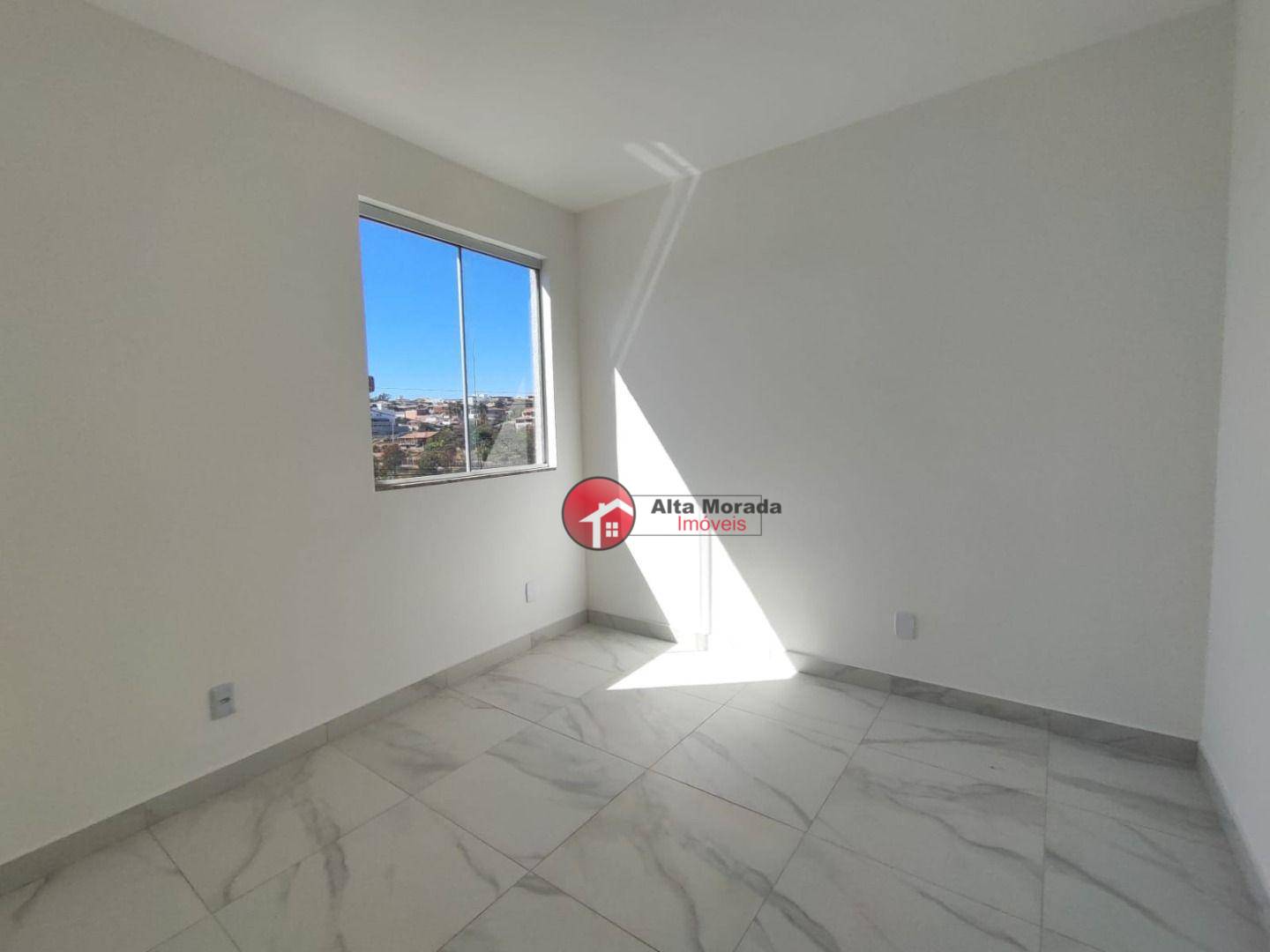 Apartamento à venda com 2 quartos, 44m² - Foto 4