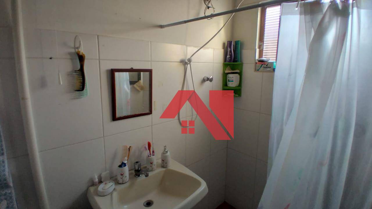 Casa à venda com 3 quartos, 300m² - Foto 10