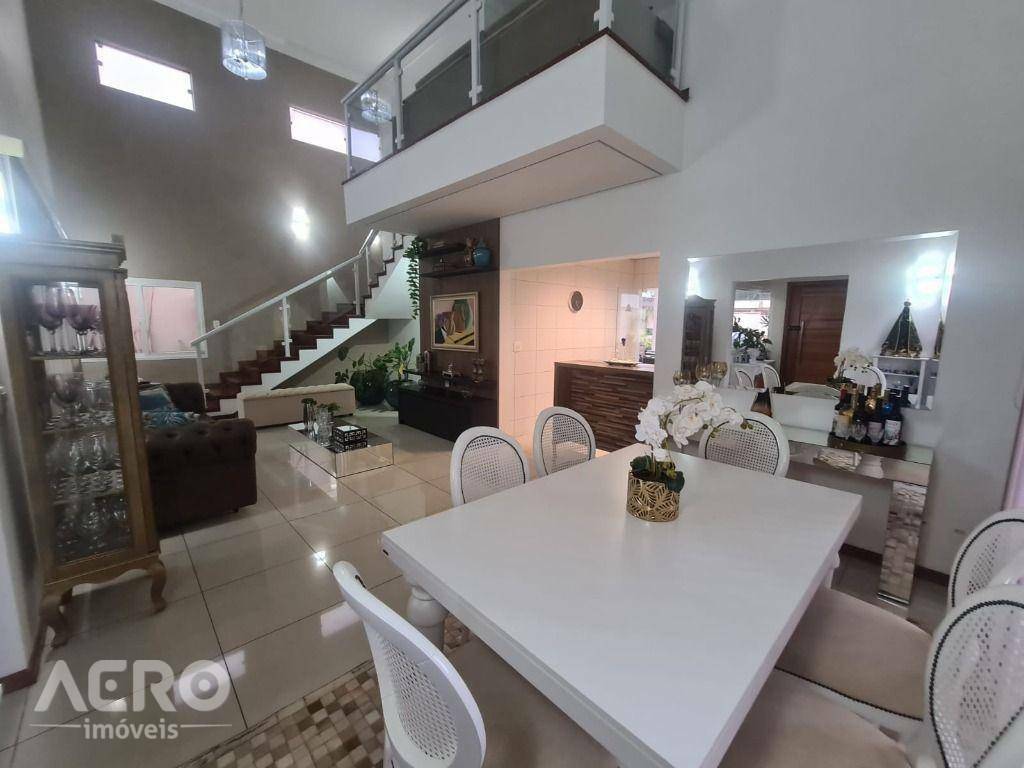 Casa de Condomínio à venda com 3 quartos, 283m² - Foto 1