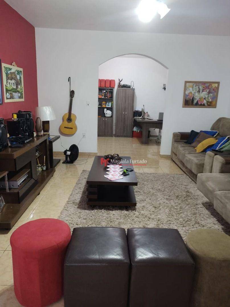 Casa à venda com 3 quartos, 250m² - Foto 5