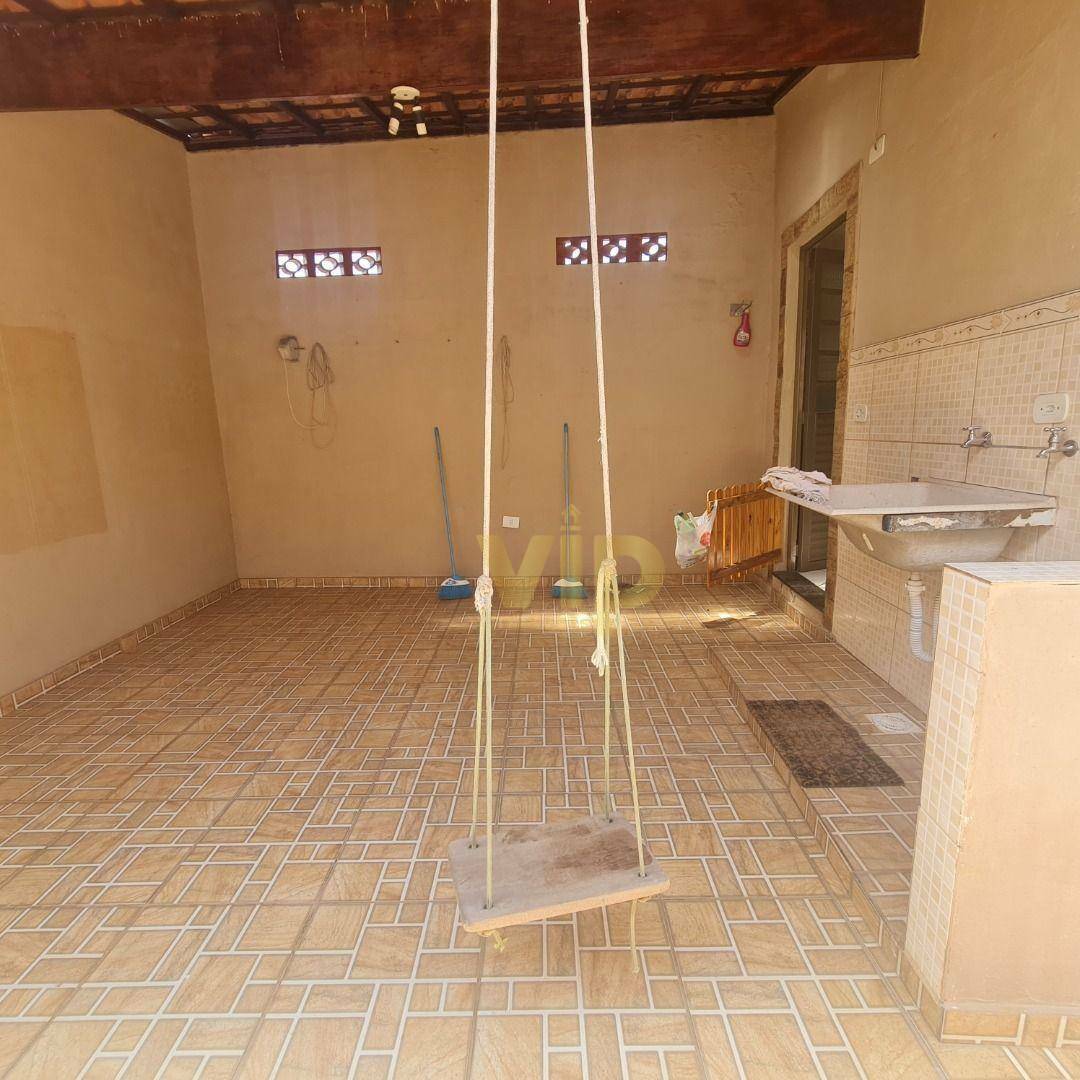 Casa à venda com 2 quartos, 70m² - Foto 5