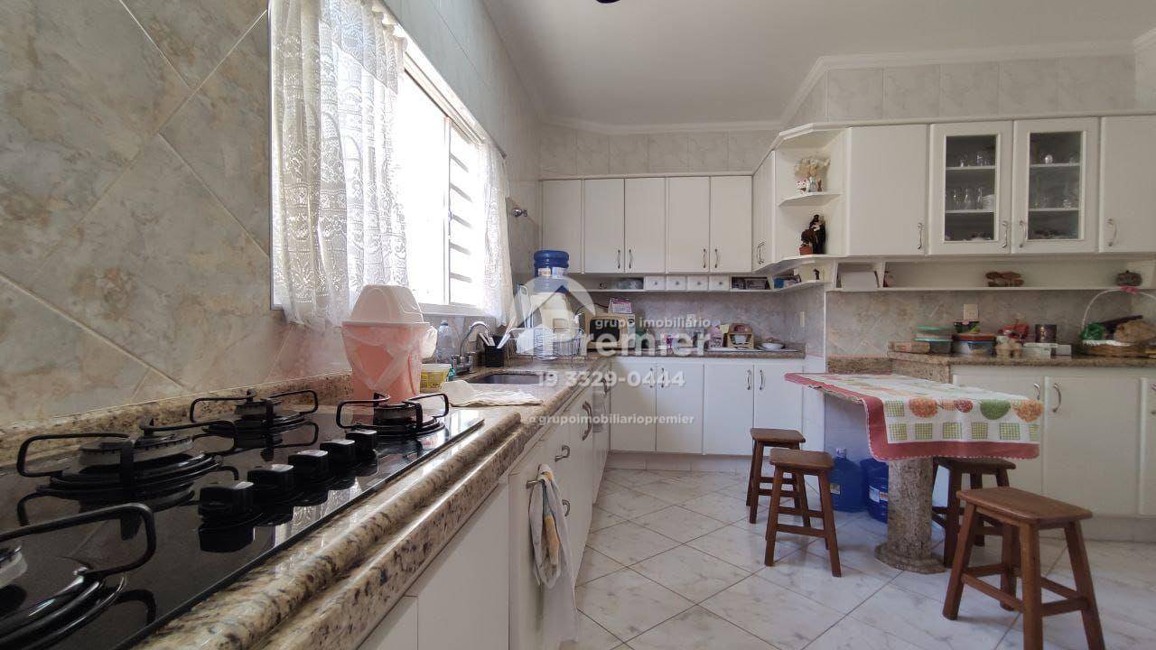 Casa à venda com 3 quartos, 214m² - Foto 14