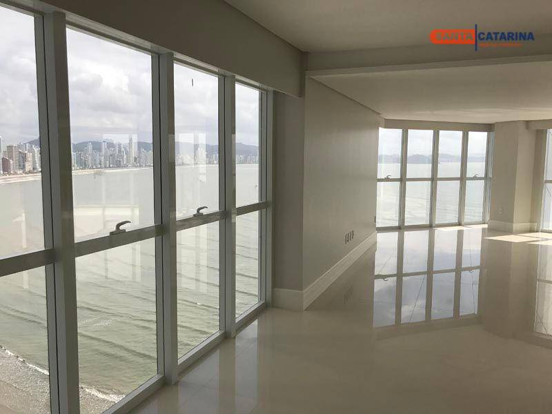 Apartamento à venda com 4 quartos, 237m² - Foto 2