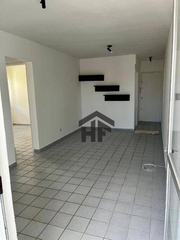 Apartamento à venda com 2 quartos, 62m² - Foto 11