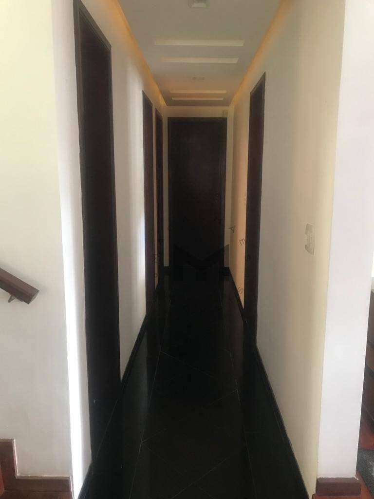 Casa à venda com 5 quartos, 234m² - Foto 9