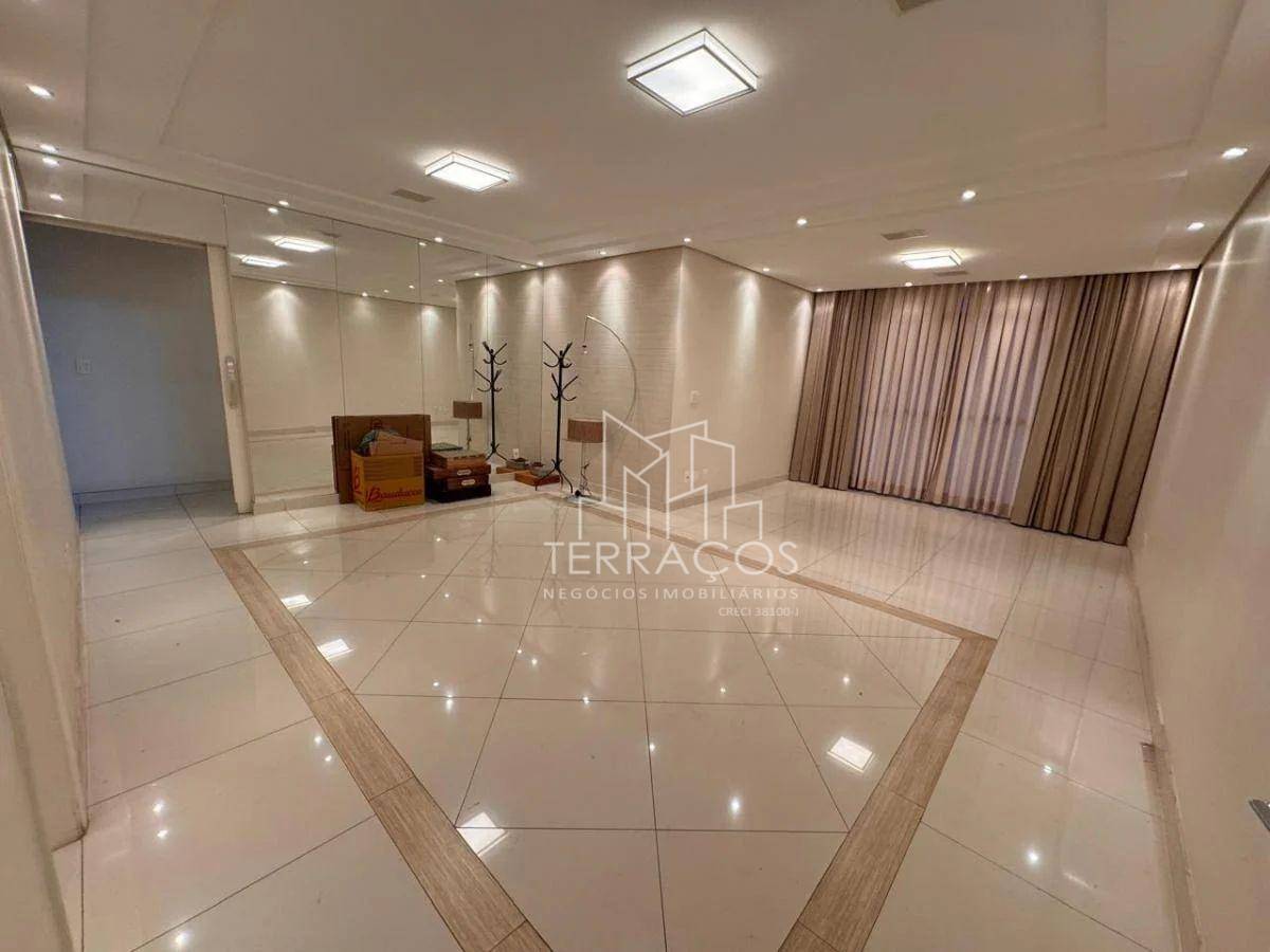Apartamento para alugar com 3 quartos, 165m² - Foto 1