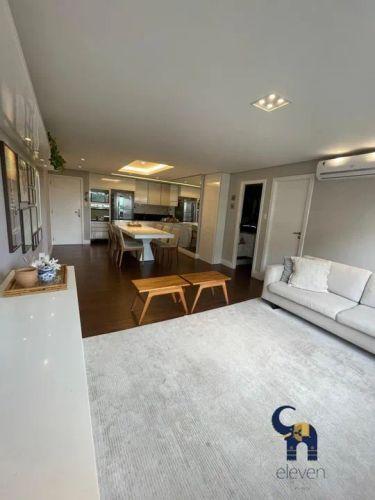 Apartamento à venda com 2 quartos, 77m² - Foto 10