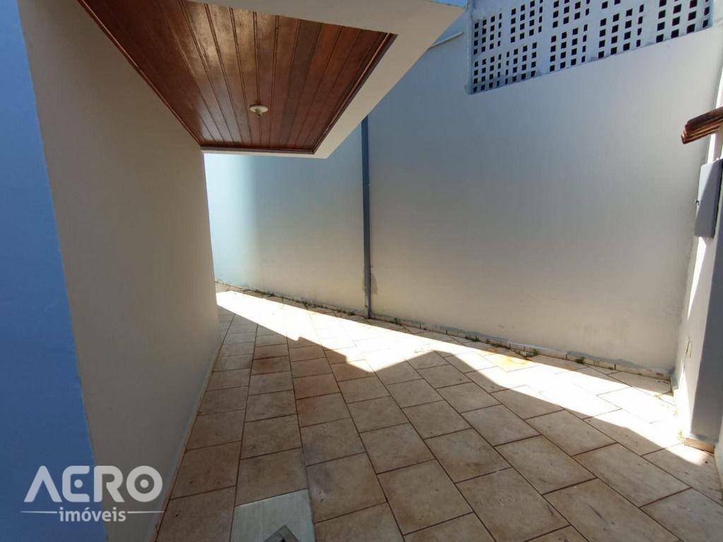 Casa à venda com 4 quartos, 189m² - Foto 6
