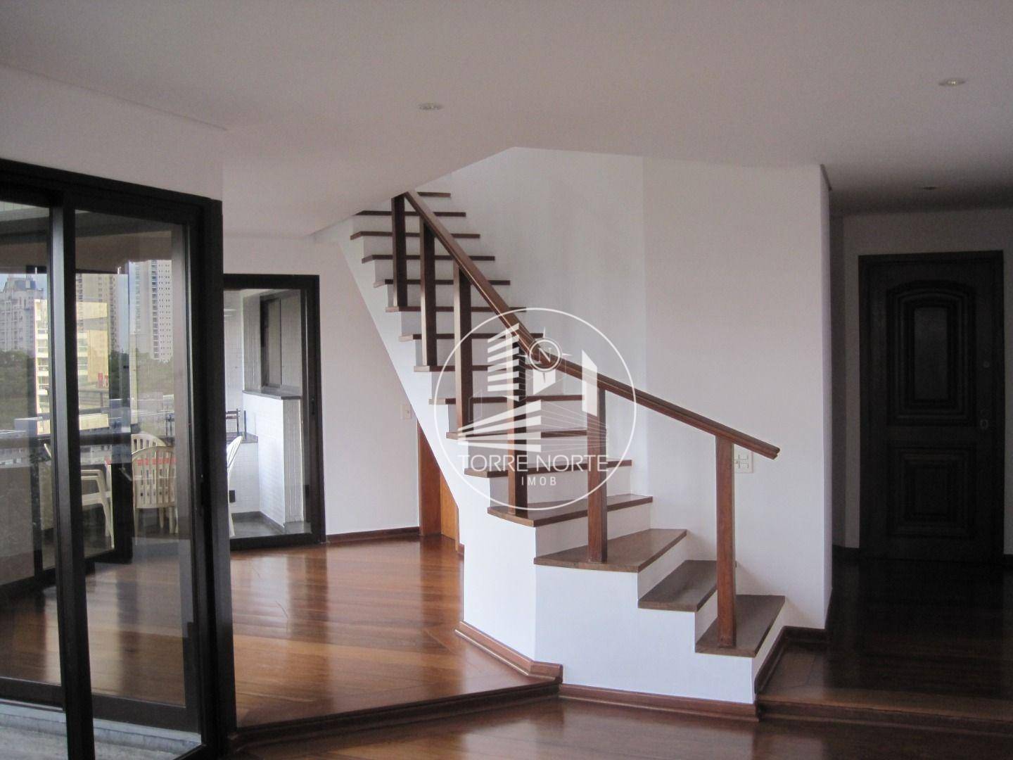 Cobertura à venda com 4 quartos, 350m² - Foto 1