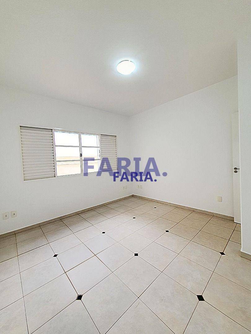 Casa à venda com 3 quartos, 275m² - Foto 8