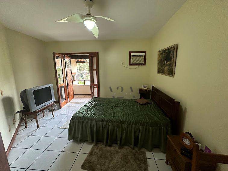 Casa à venda com 4 quartos, 180m² - Foto 11