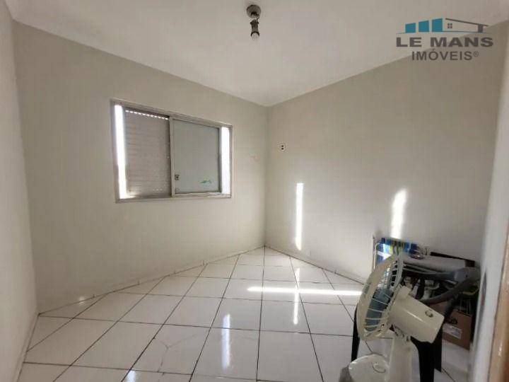 Apartamento à venda com 3 quartos, 74m² - Foto 15