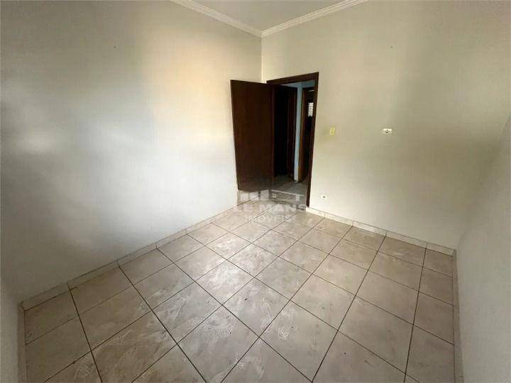 Casa para alugar com 3 quartos, 190m² - Foto 6