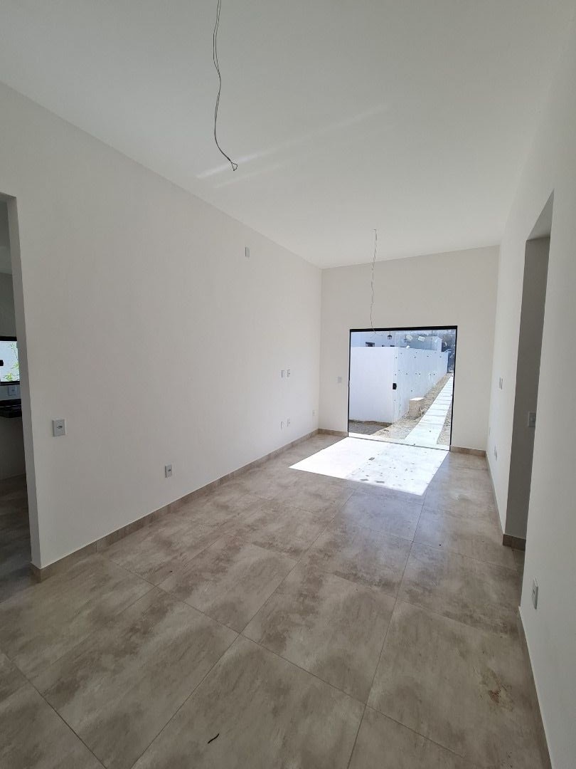 Casa à venda com 3 quartos, 78m² - Foto 4