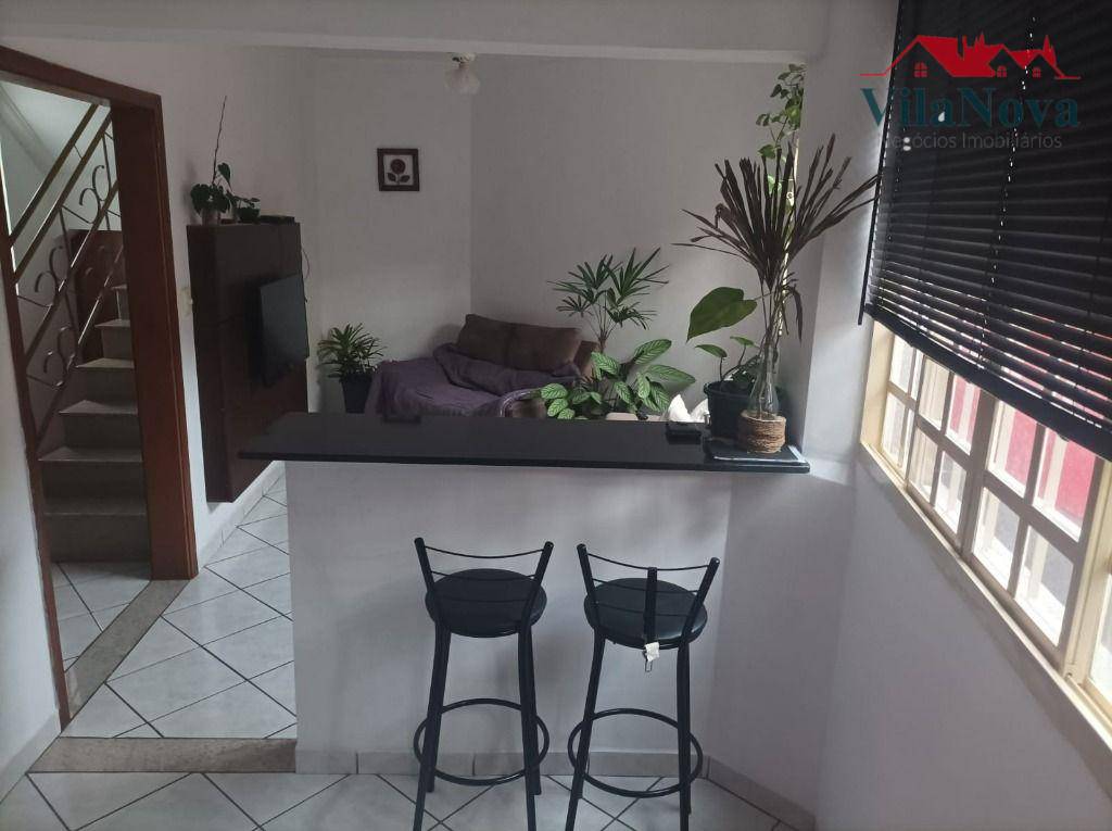 Casa à venda com 3 quartos, 170m² - Foto 1