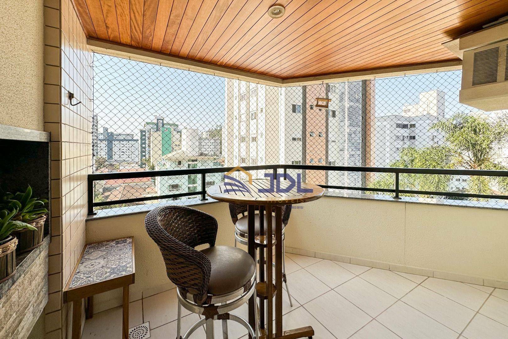 Apartamento à venda com 2 quartos, 81m² - Foto 4