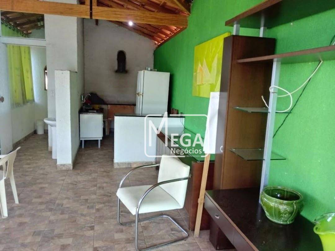 Chácara à venda com 6 quartos, 679m² - Foto 2