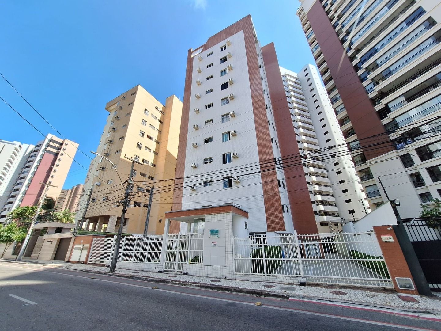 Apartamento para alugar com 3 quartos, 142m² - Foto 1