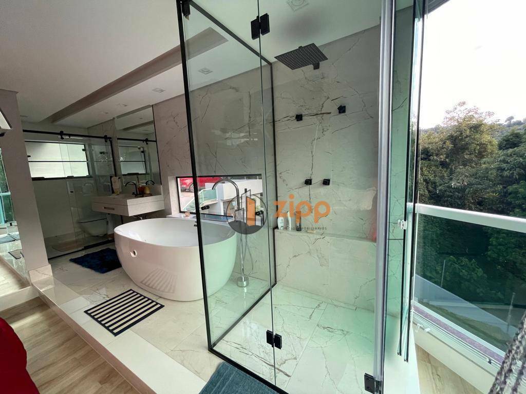 Sobrado à venda com 4 quartos, 300m² - Foto 8