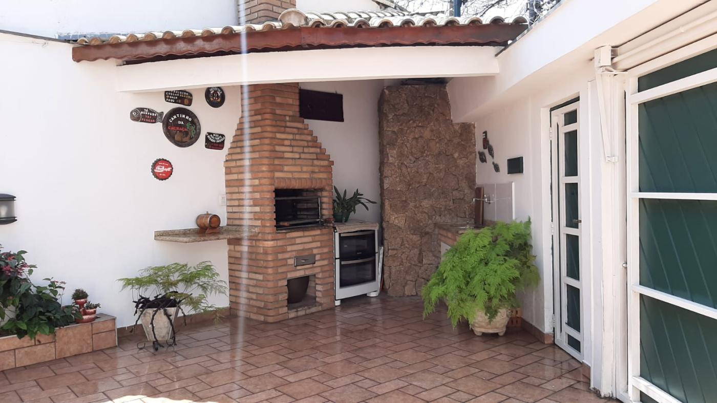 Sobrado à venda com 3 quartos, 260m² - Foto 1