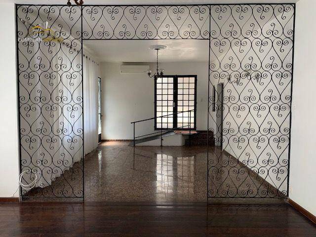 Casa à venda com 3 quartos, 600m² - Foto 1