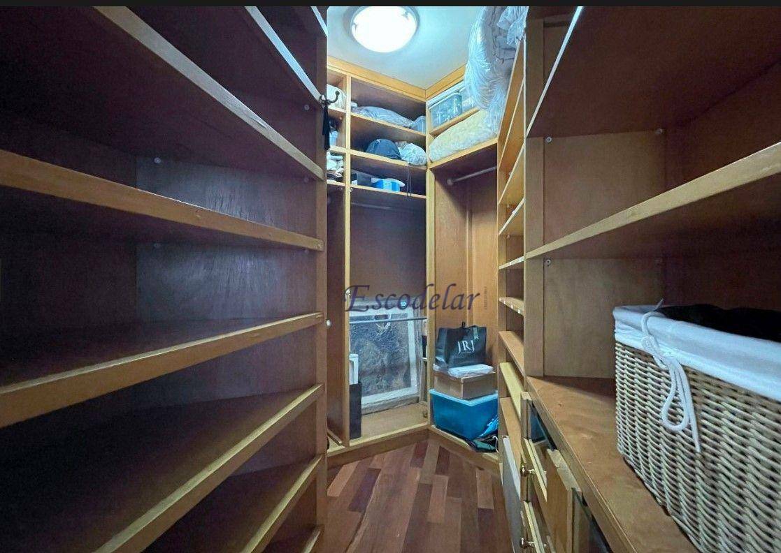 Apartamento para alugar com 3 quartos, 227m² - Foto 10