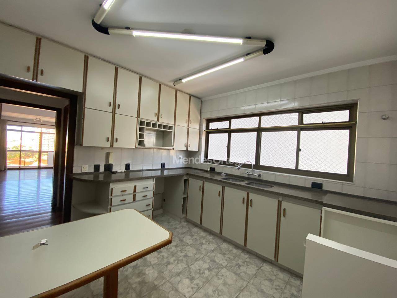 Apartamento para alugar com 3 quartos, 206m² - Foto 25